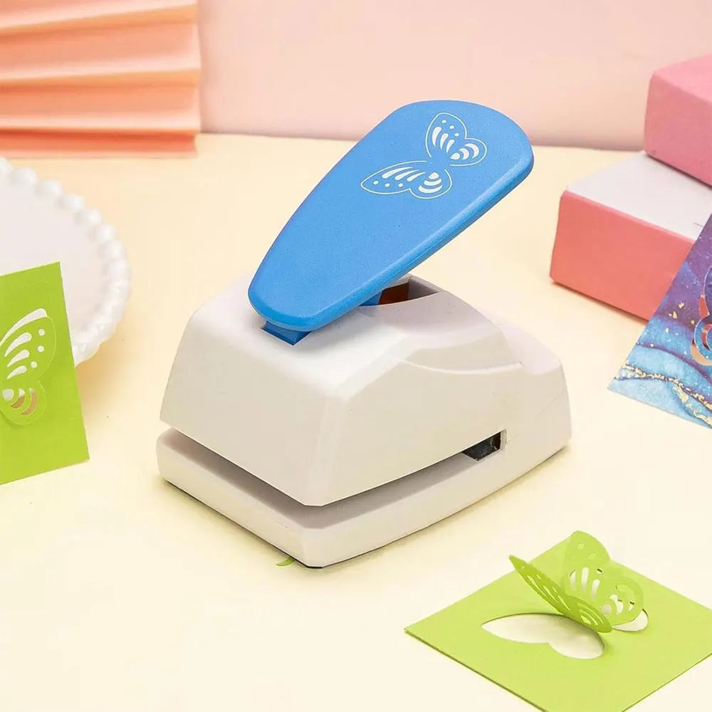 Butterfly-shaped handmade hole punch, paper hole punch, suitable for paper crafts, card making, and gift labels (random color).